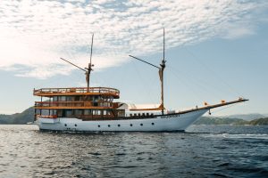 Andamari phinisi main